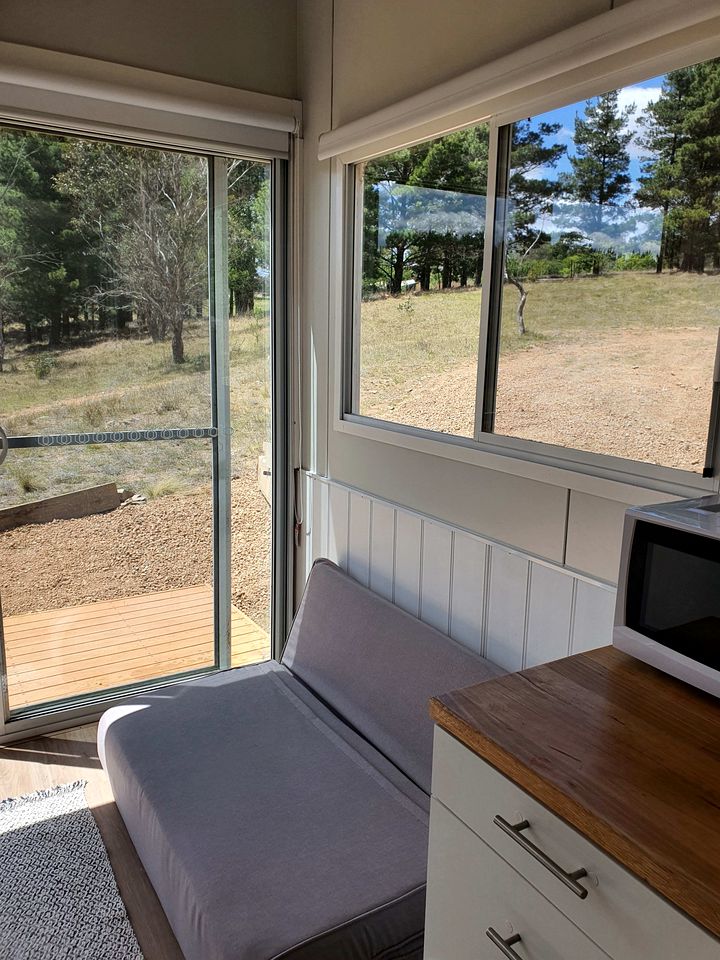 Comfortable Pet-Friendly Tiny House with Living Area, Loft and Barbecue in New South Wales, Australia