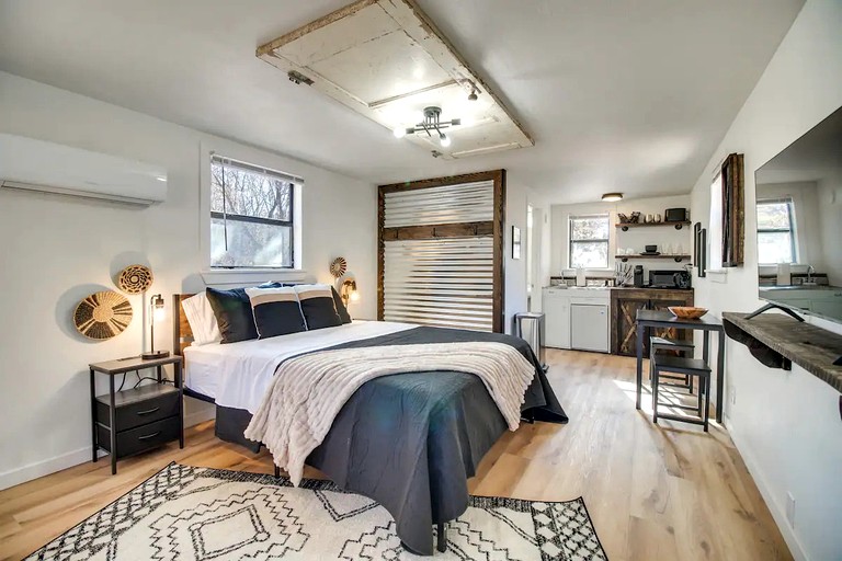 Cabins (United States of America, Gentry, Arkansas)