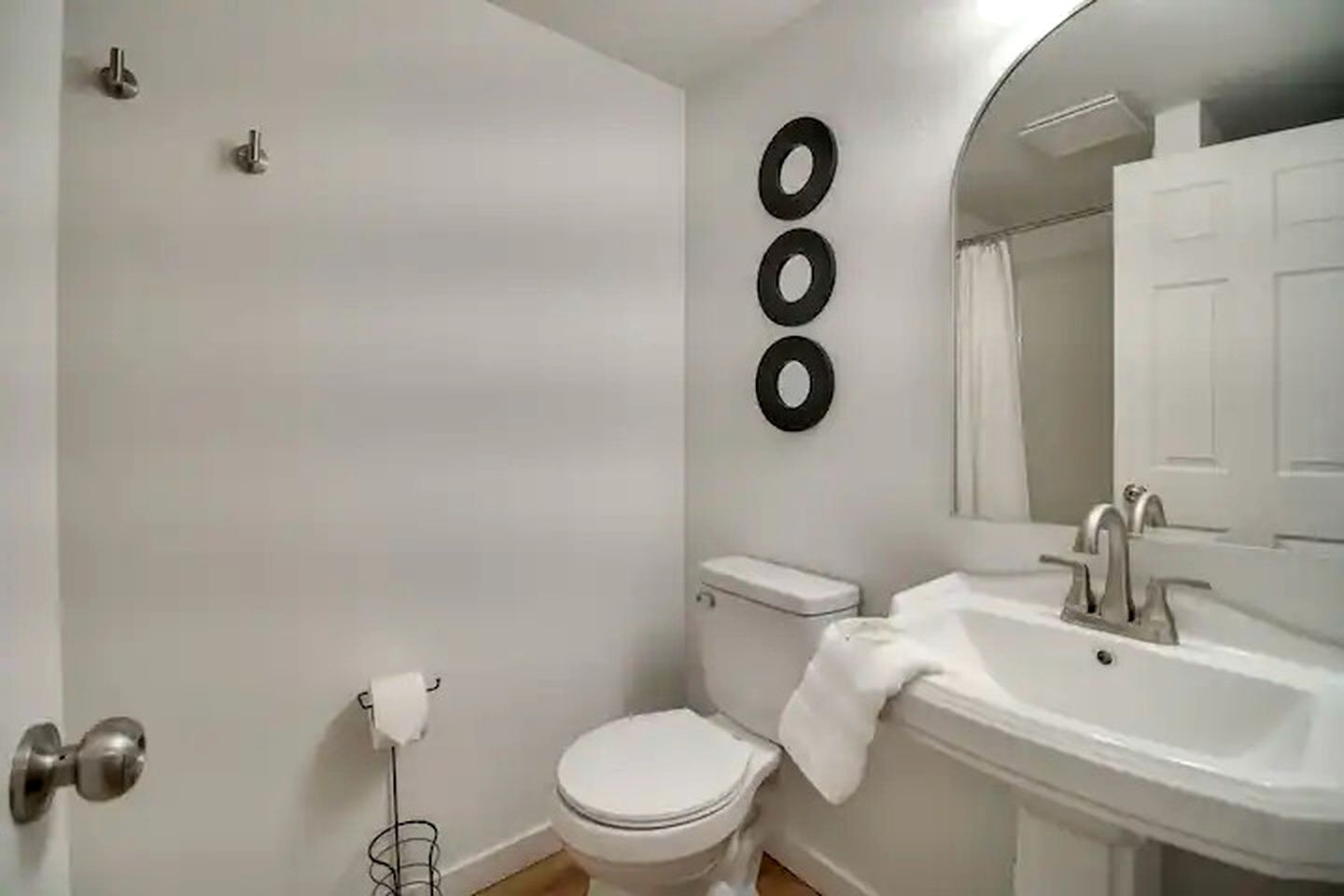 Cozy Studio Retreat with Scenic 5-Acre Views, Near City Lake & Cherokee Casino in Gentry, Arkansas