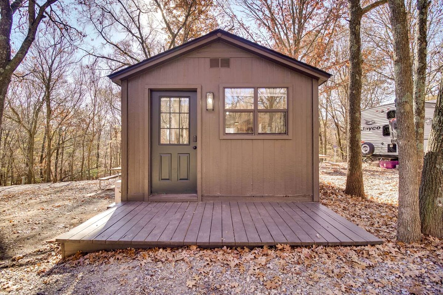 Cozy Studio Retreat with Scenic 5-Acre Views, Near City Lake & Cherokee Casino in Gentry, Arkansas