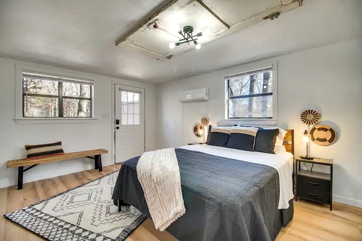 Cozy Studio Retreat with Scenic 5-Acre Views, Near City Lake & Cherokee Casino in Gentry, Arkansas