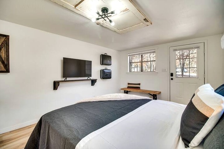 Cabins (United States of America, Gentry, Arkansas)