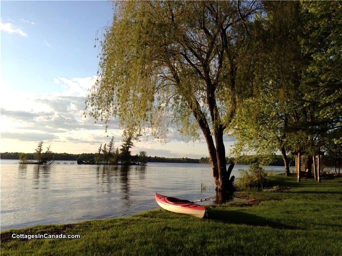 Cottages (Drummond, Ontario, Canada)