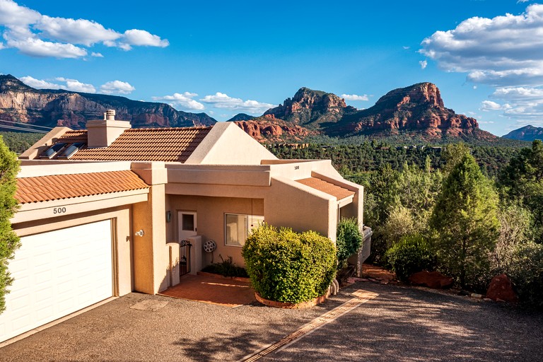 Spectacular Rental with Breathtaking Mountain Views in Arizona