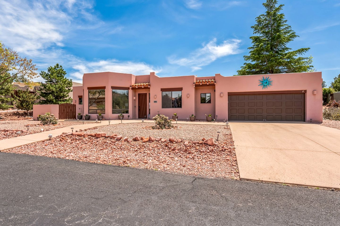 Idyllic Red Rock Vacation Rental with Hot Tub for Family and Group Getaways in Sedona, Arizona