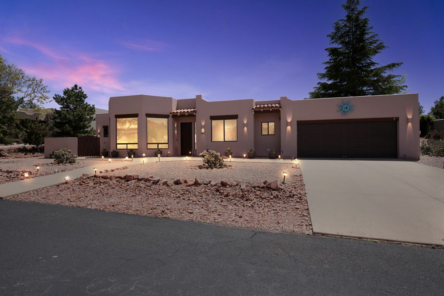 Idyllic Red Rock Vacation Rental with Hot Tub for Family and Group Getaways in Sedona, Arizona
