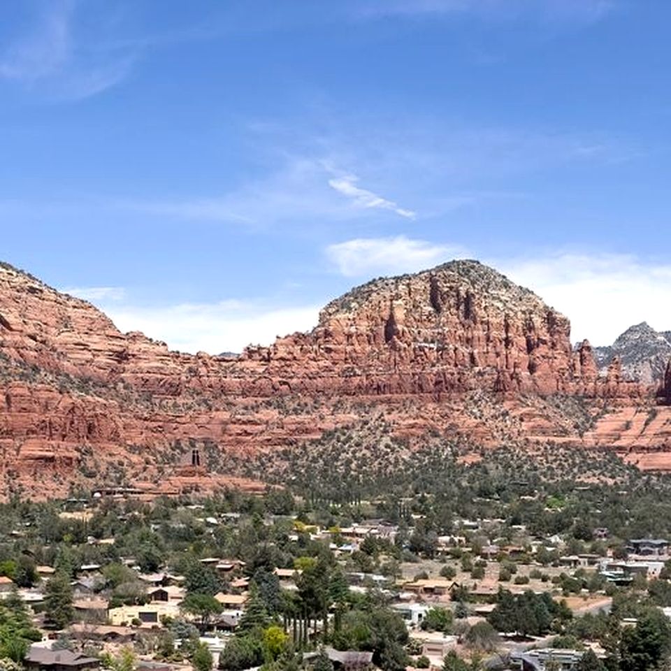 Idyllic Red Rock Vacation Rental with Hot Tub for Family and Group Getaways in Sedona, Arizona