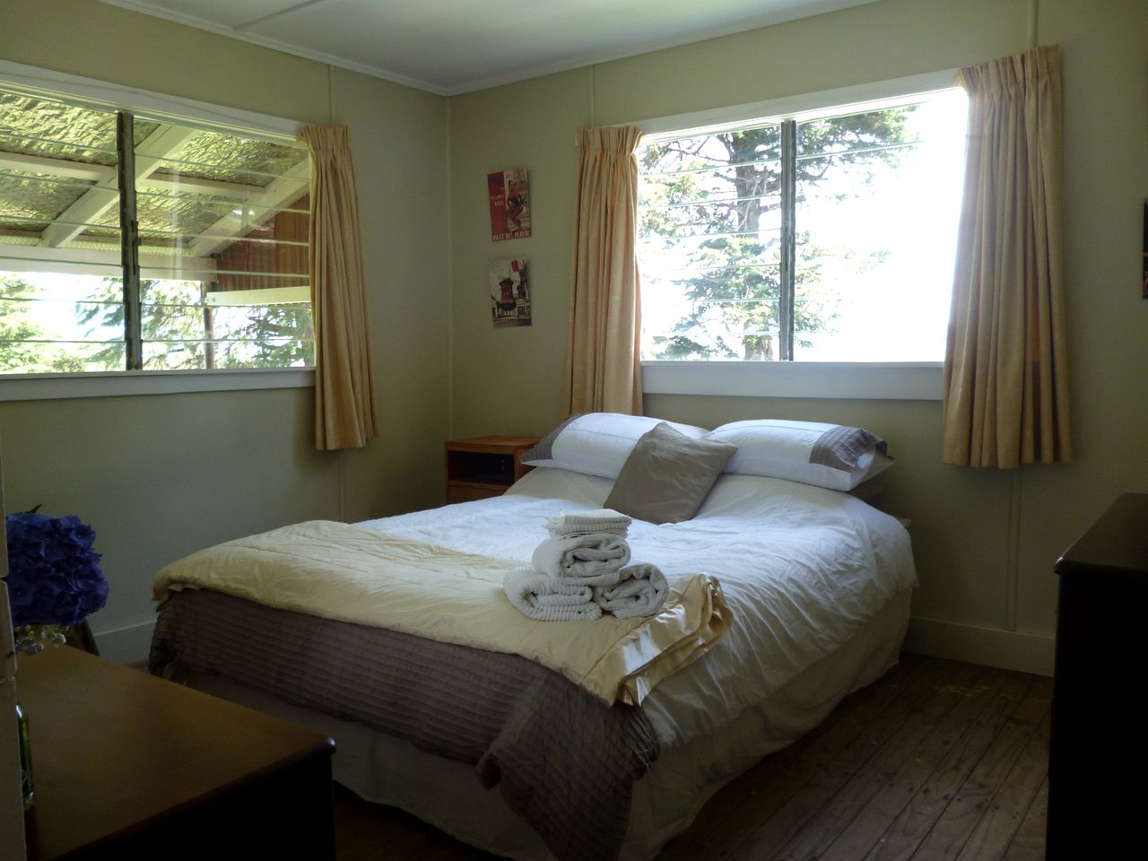 Tranquil Cabin Rental on 2,000-Acre Farm near Beatiful Waikare Beach in Kotemaori, New Zealand