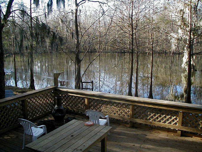 Cabins (Cleveland, Texas, United States)