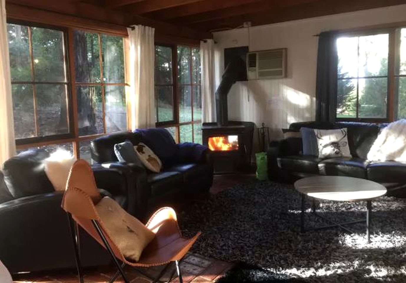 Family-Friendly Cabin Rental with Wood-Burning Stove in the Yarra Valley, Victoria