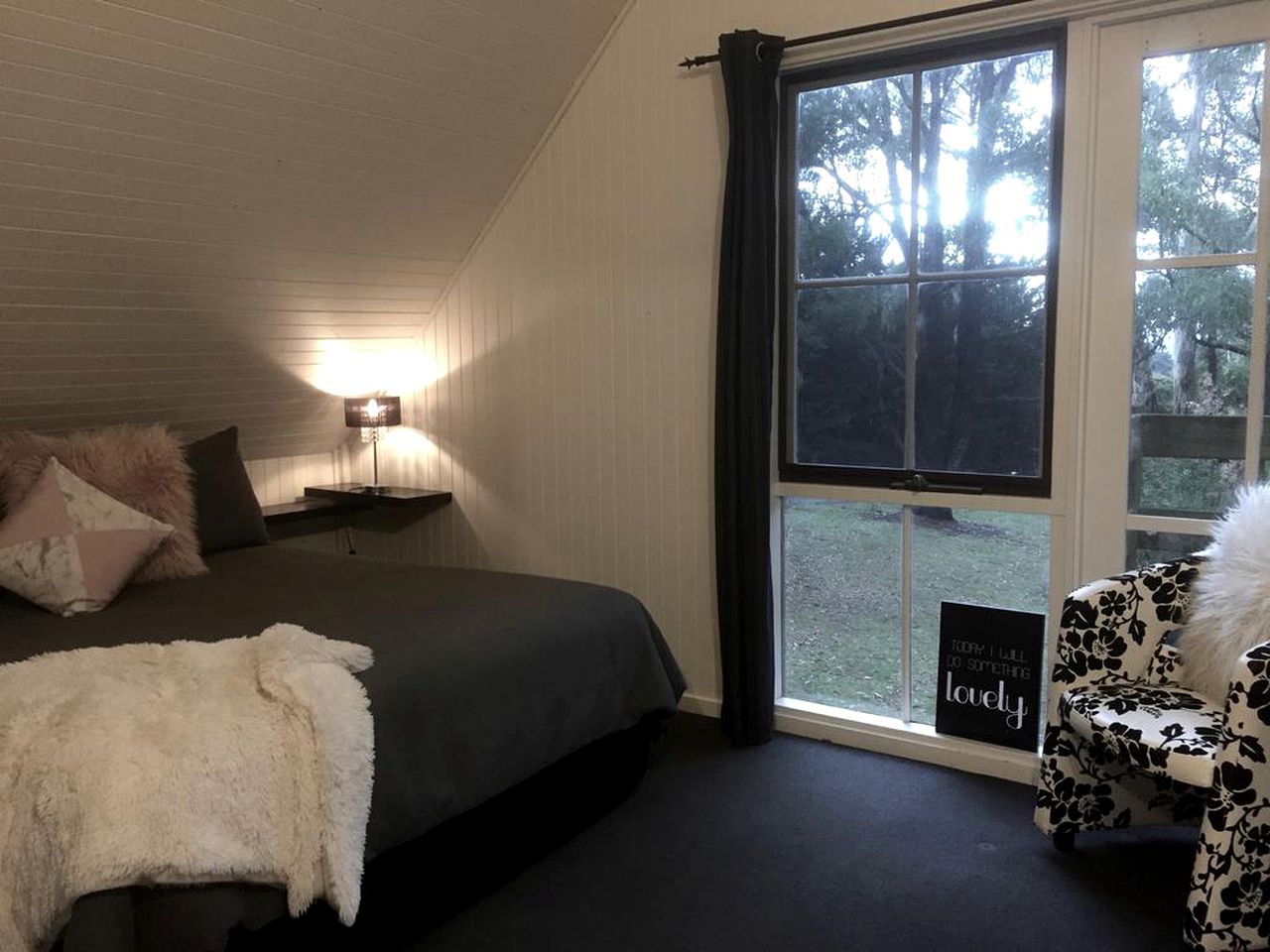 Family-Friendly Cabin Rental with Wood-Burning Stove in the Yarra Valley, Victoria