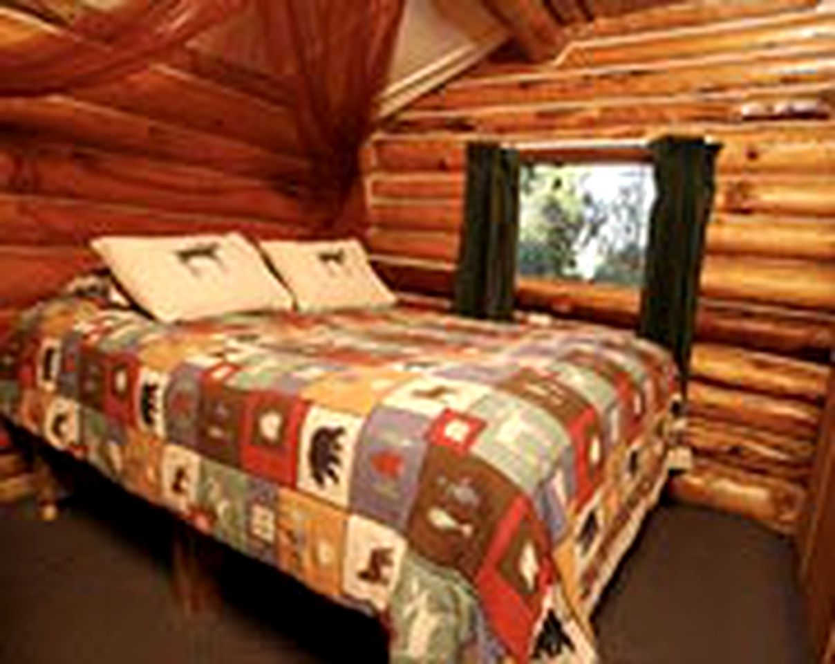 Charming Log Cabin Rental with Wood-Burning Stove near Anchorage, Alaska