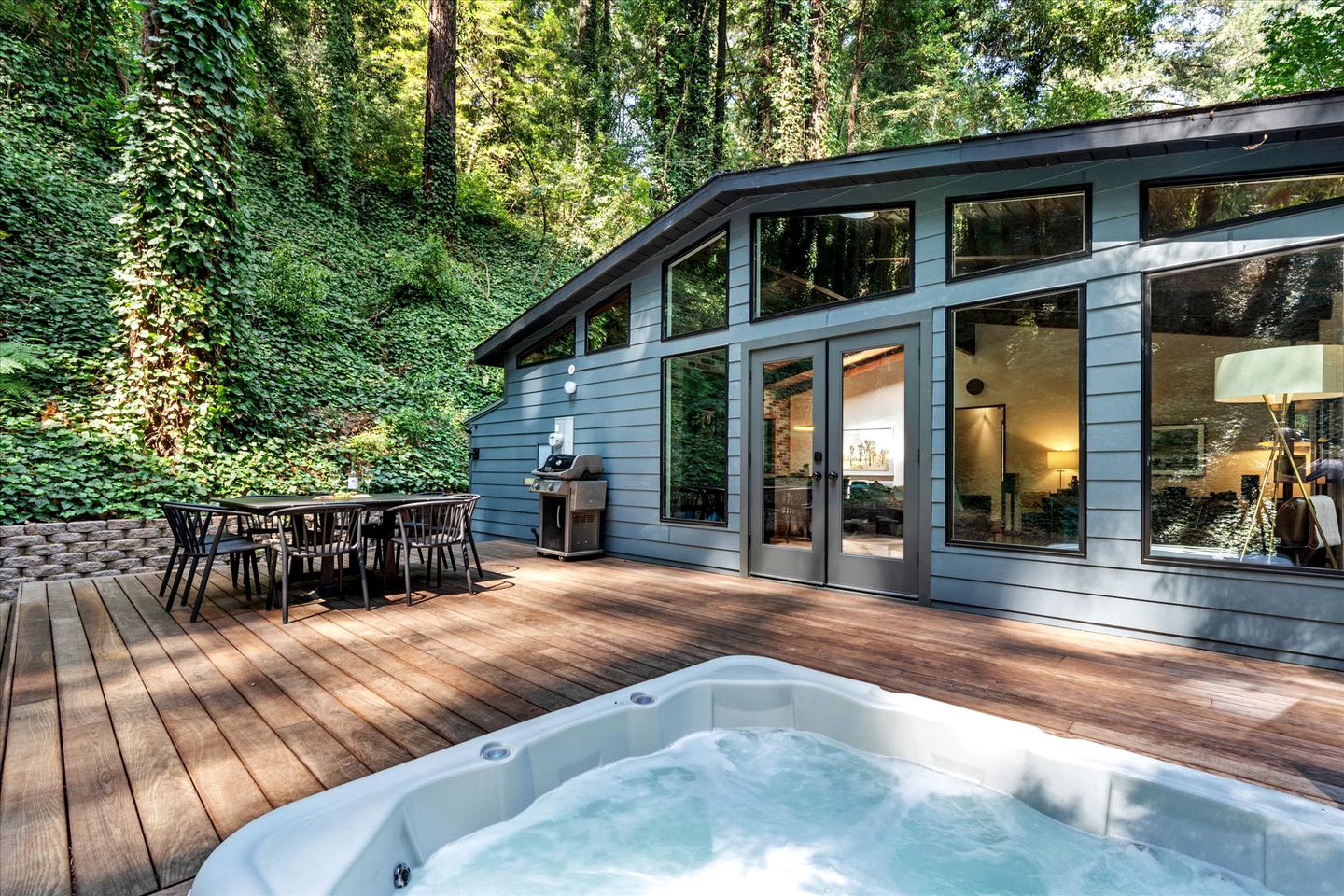 California Dream Vacation Rental for Unforgettable Family or Group Glamping in Monte Rio