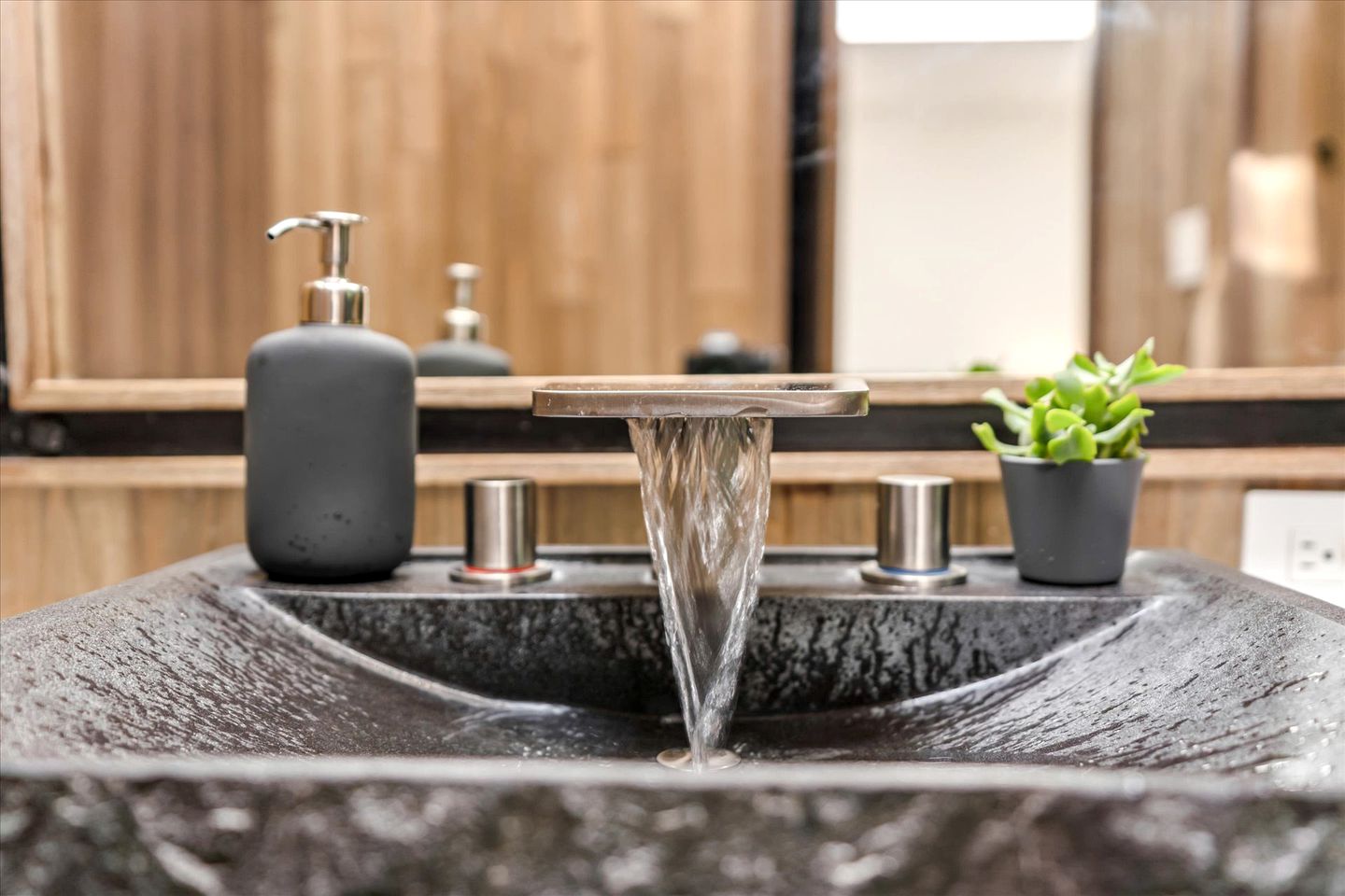 California Dream Vacation Rental for Unforgettable Family or Group Glamping in Monte Rio