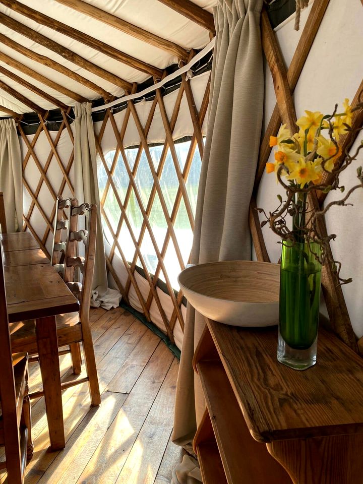 Handcrafted Countryside Yurt with Private Deck & Fire Pit in England, United Kingdom