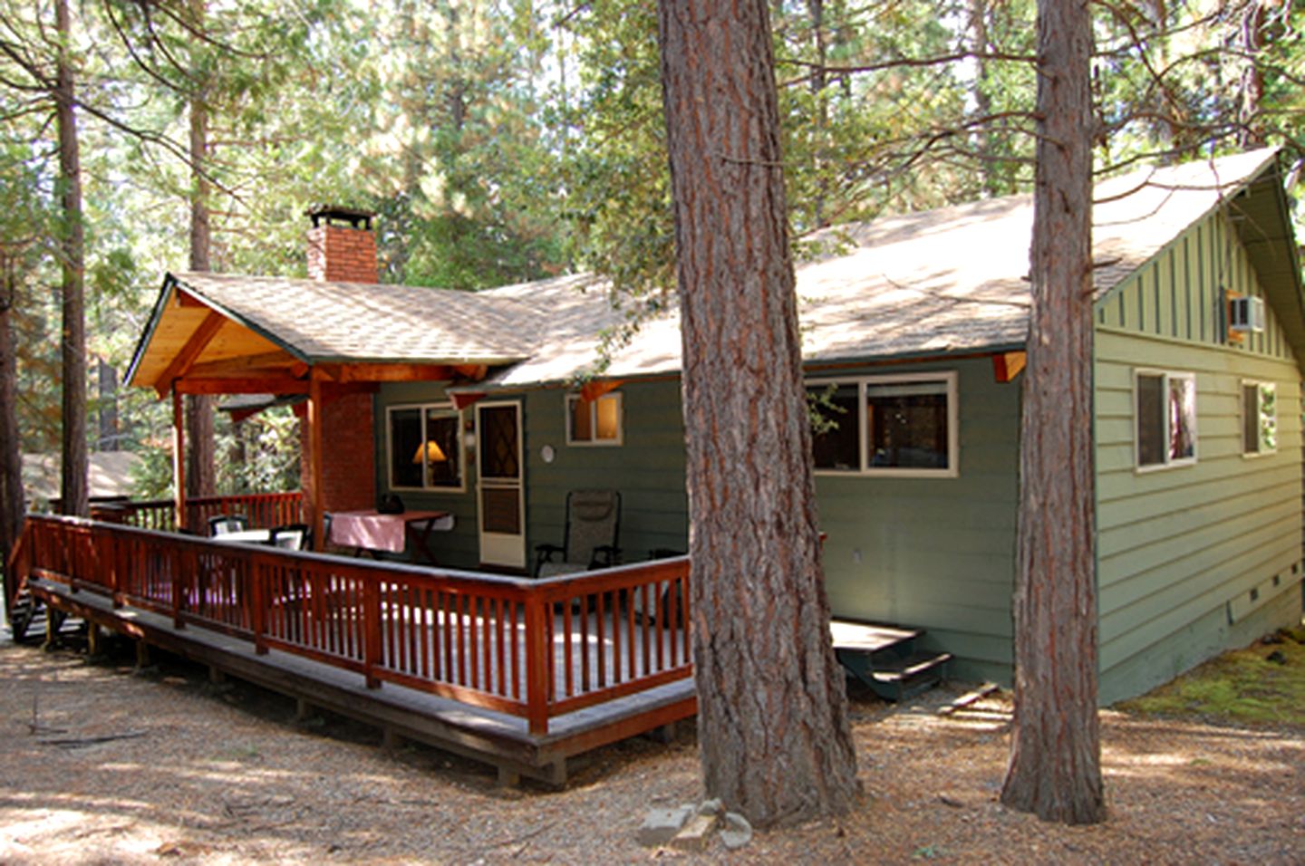 Family-Friendly and Rustic Cabin Rental for Six in Yosemite National Park, California