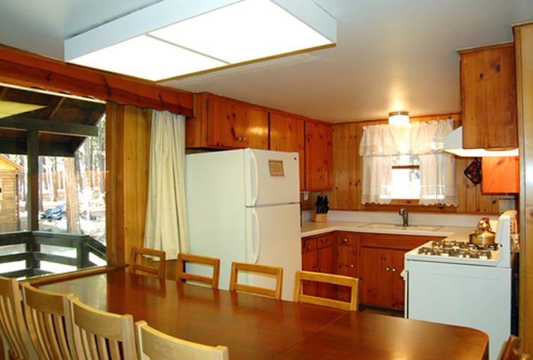 Redwoods in Yosemite (34) Grandma's Cabin, Cabins, Wawona, United