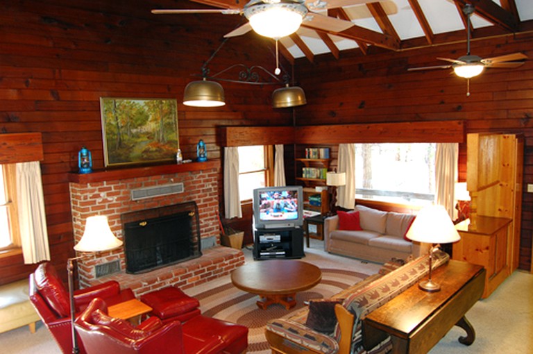 Redwoods in Yosemite (34) Grandma's Cabin, Cabins, Wawona, United