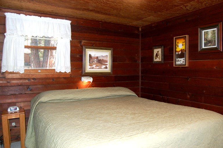 Redwoods in Yosemite (34) Grandma's Cabin, Cabins, Wawona, United