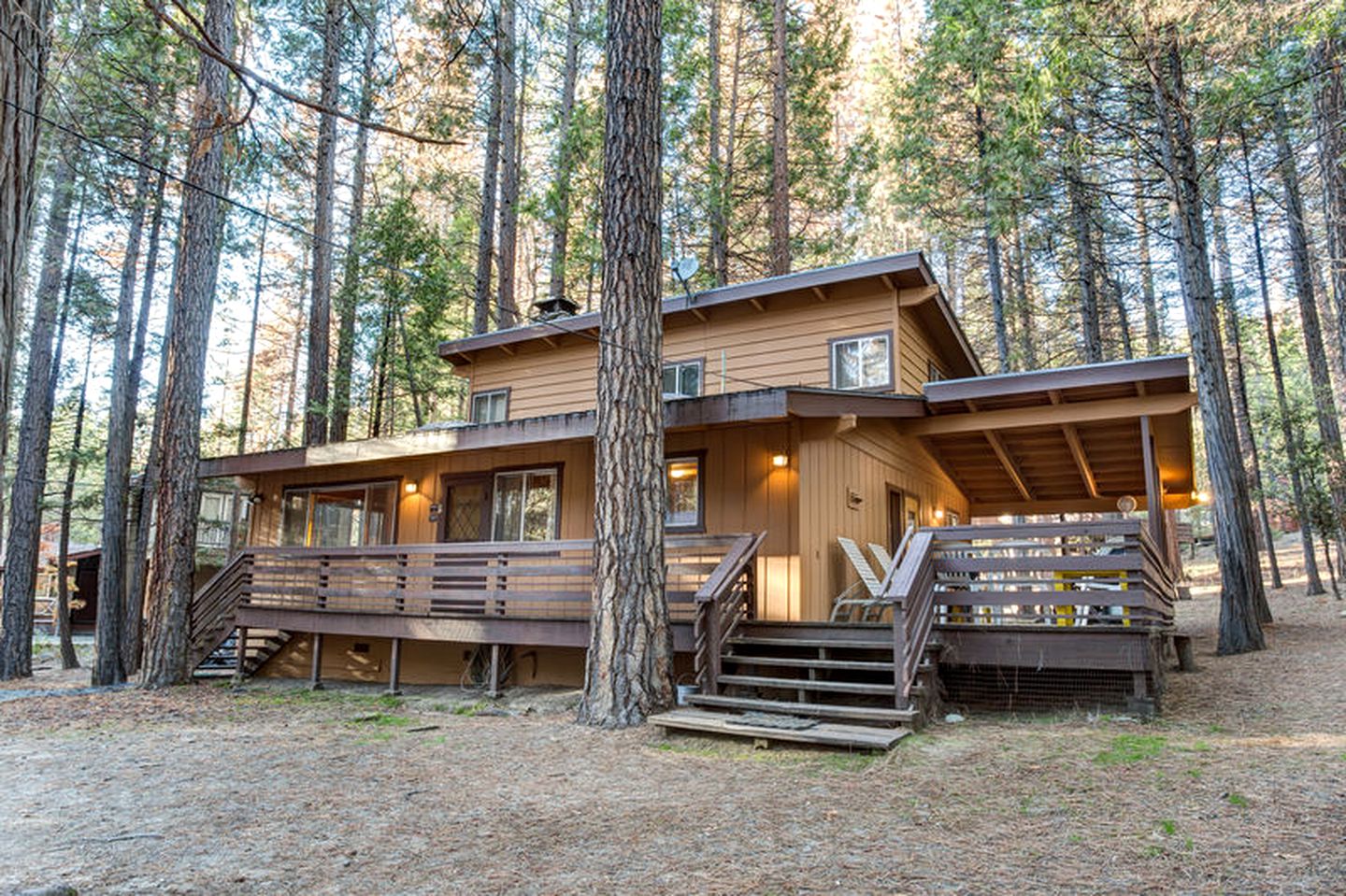 Spacious Cabin Tucked Away in Yosemite Forest in California