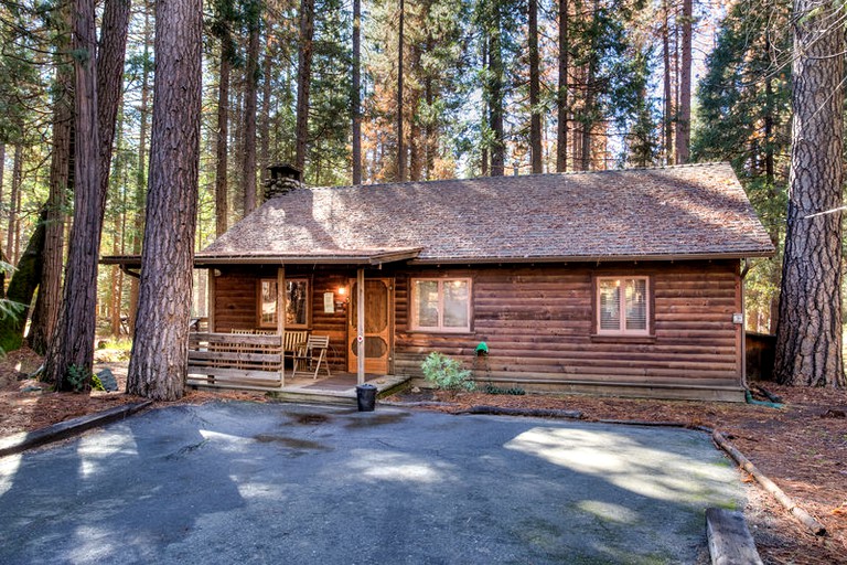 Log Cabins (Wawona, California, United States)