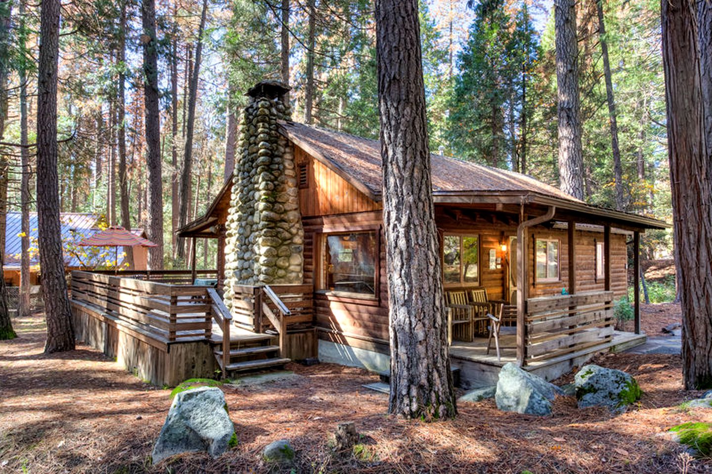 Secluded Log Cabin Rental with Private Deck in Yosemite National Park, California