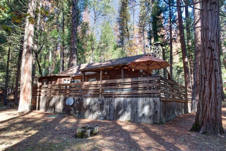 Log Cabins (Wawona, California, United States)