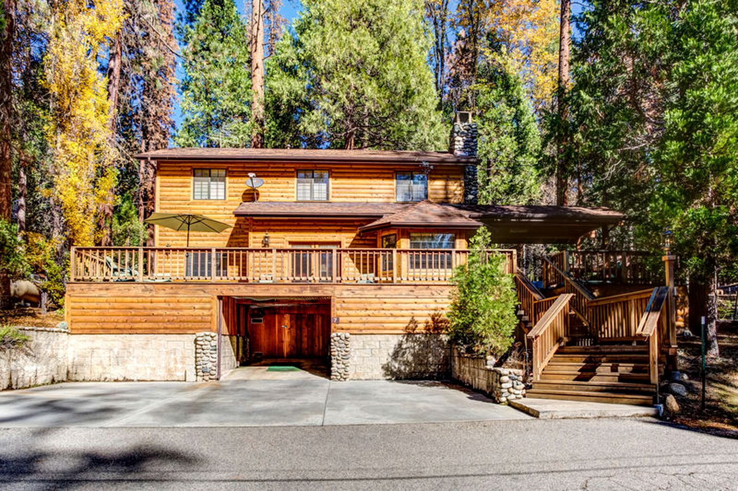 Secluded Log Cabin in Yosemite, California