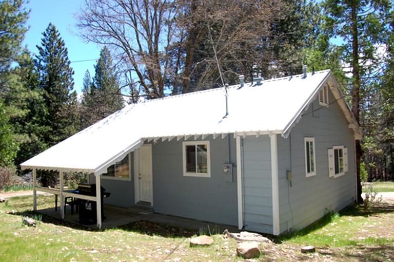 Redwoods in Yosemite (43R) Edna's Hearts Desire, Cabins, Wawona
