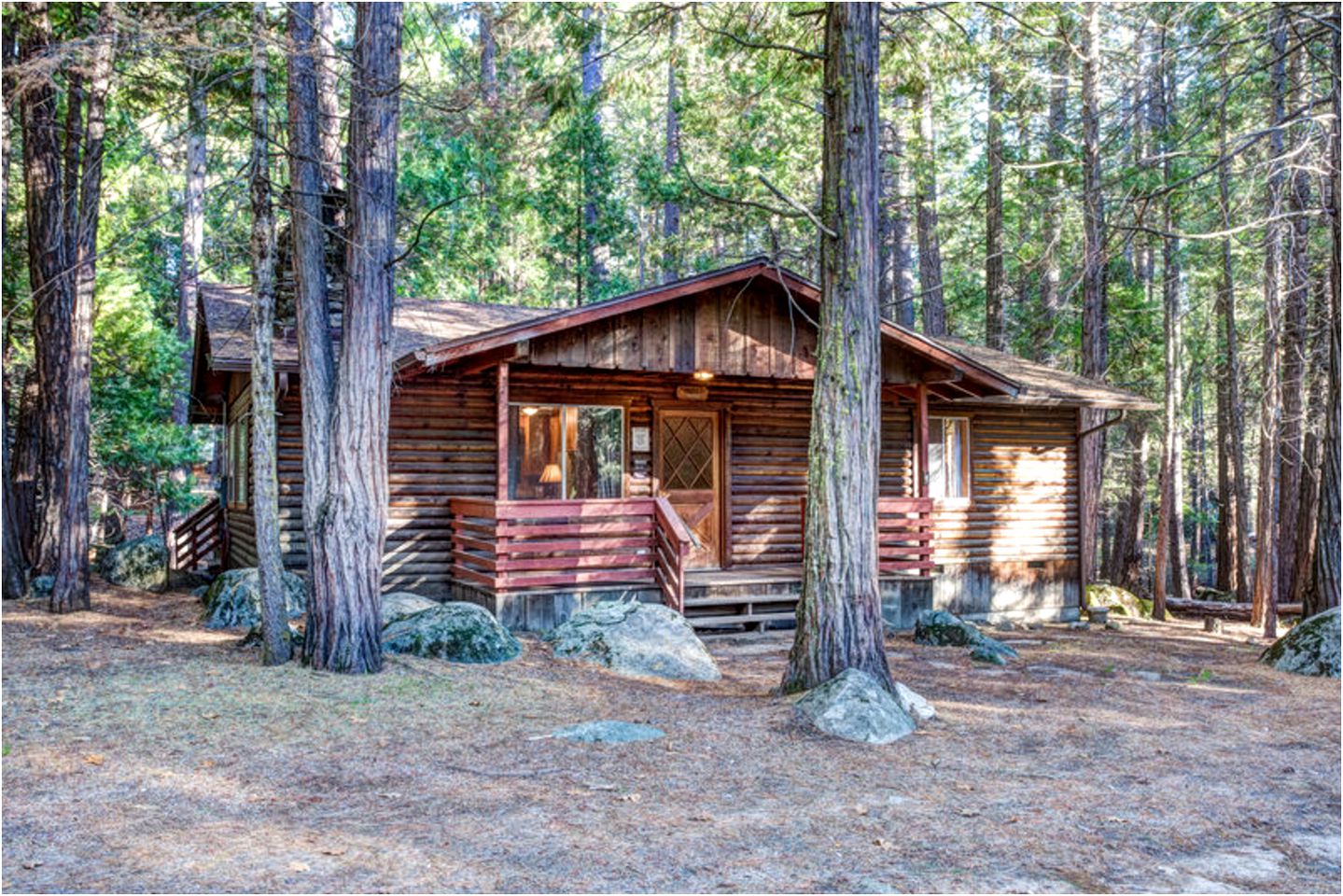 Pet-Friendly Log Haven in Yosemite National Park, California