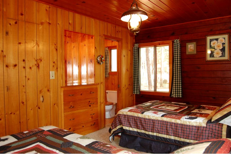 Cabins (Wawona, California, United States)