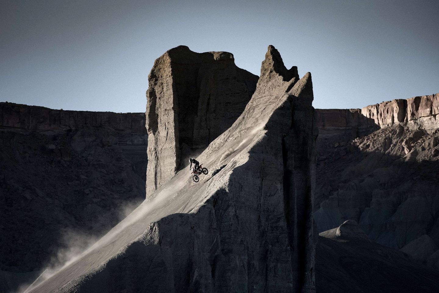 Minimalist Mirror Studio Stay with Red Rock Views near Capitol Reef, Torrey Utah