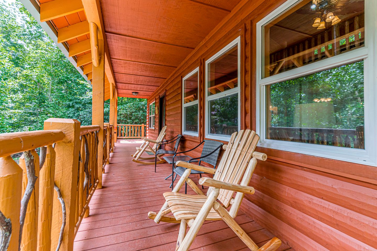 Refreshed Cabin with Spa and Private Deck in Sautee Nacoochee, Georgia