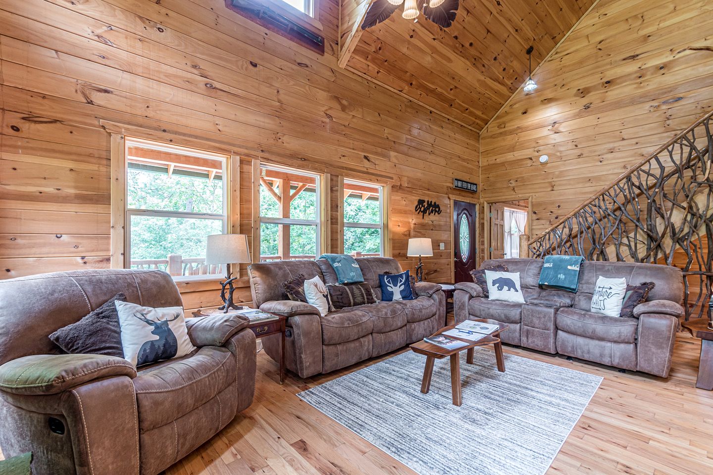 Refreshed Cabin with Spa and Private Deck in Sautee Nacoochee, Georgia