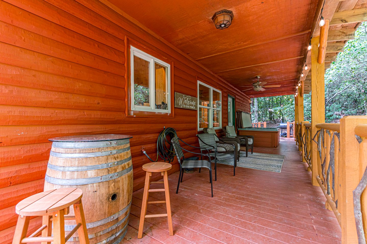 Refreshed Cabin with Spa and Private Deck in Sautee Nacoochee, Georgia