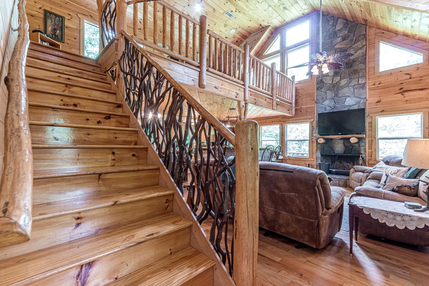 Refreshed Cabin with Spa and Private Deck in Sautee Nacoochee, Georgia