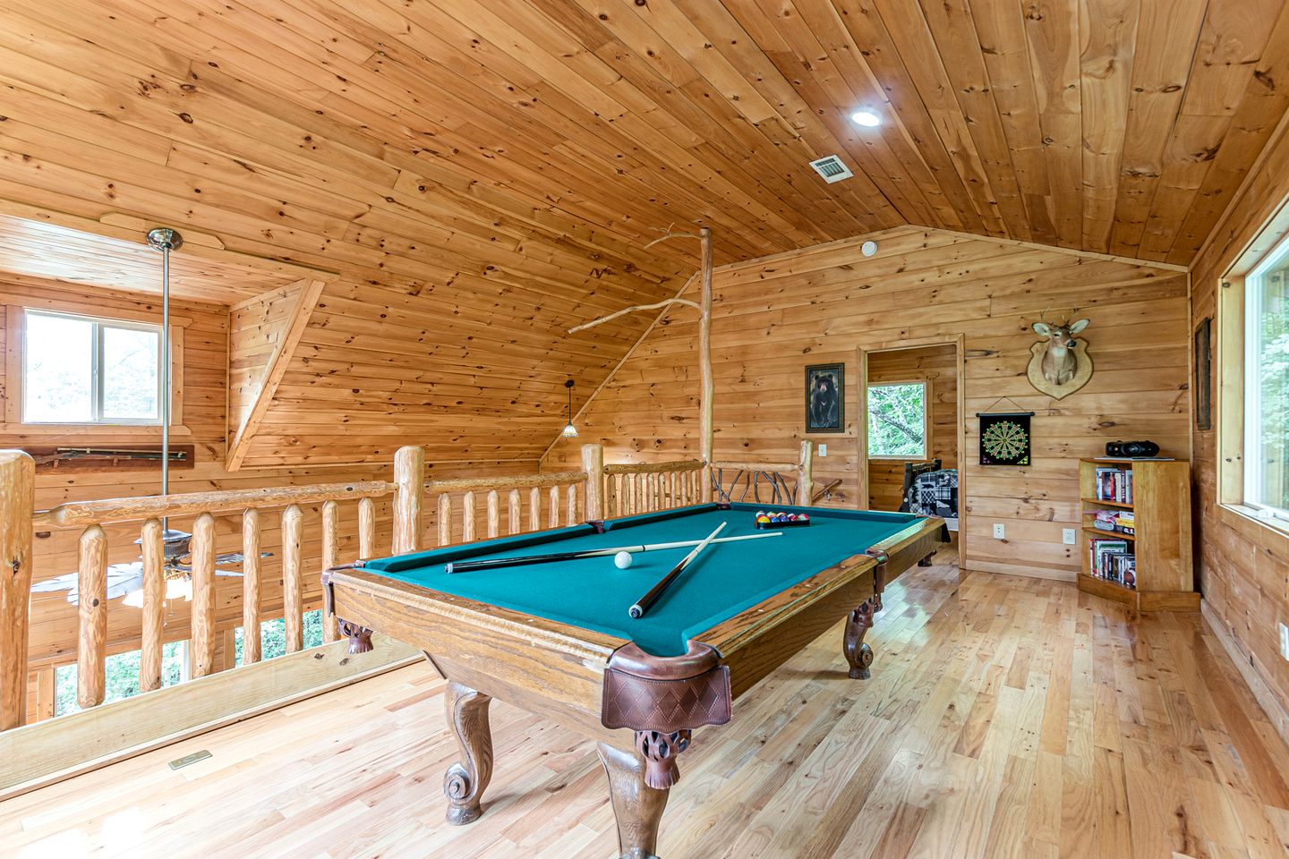 Refreshed Cabin with Spa and Private Deck in Sautee Nacoochee, Georgia