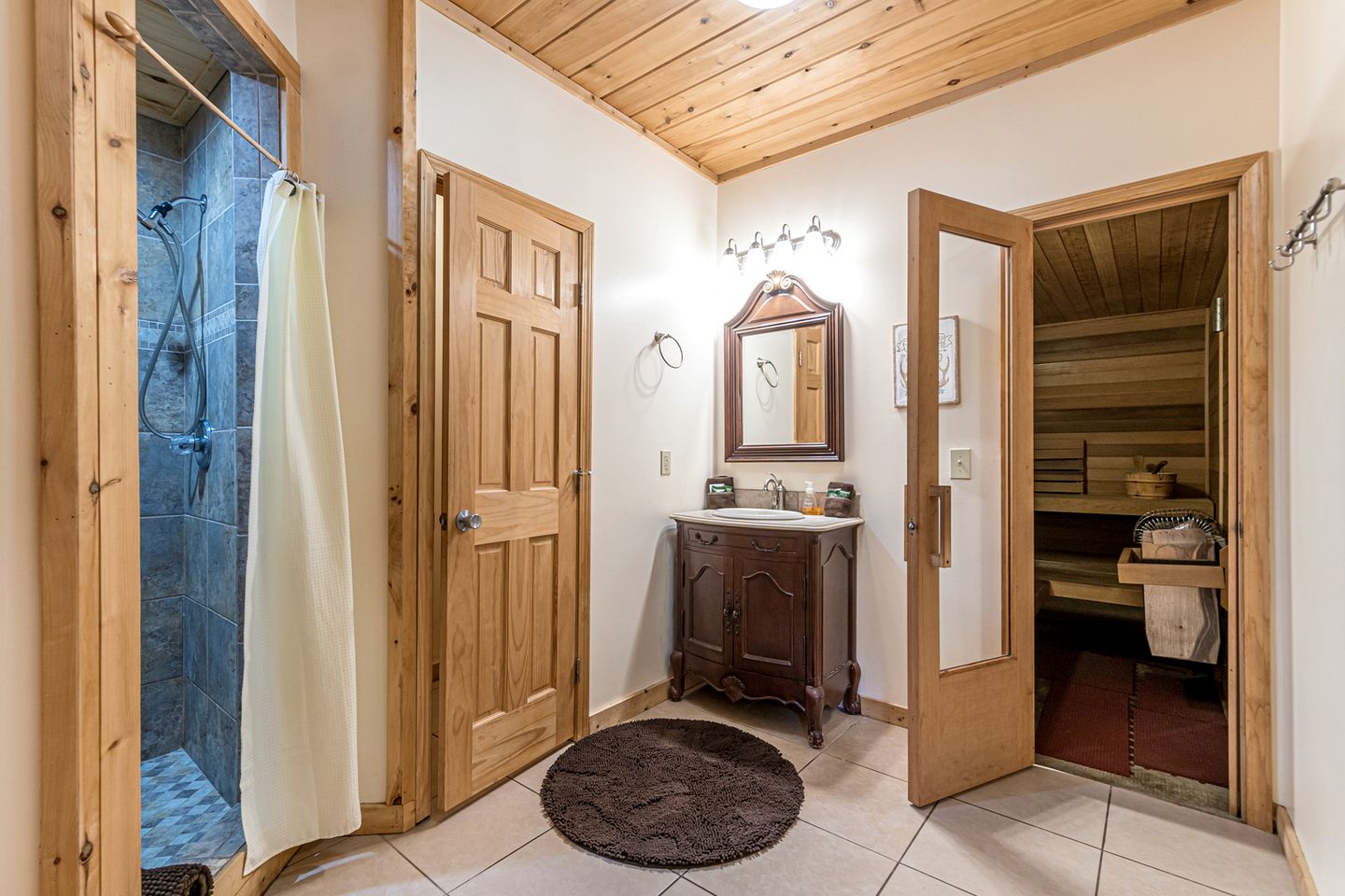 Refreshed Cabin with Spa and Private Deck in Sautee Nacoochee, Georgia