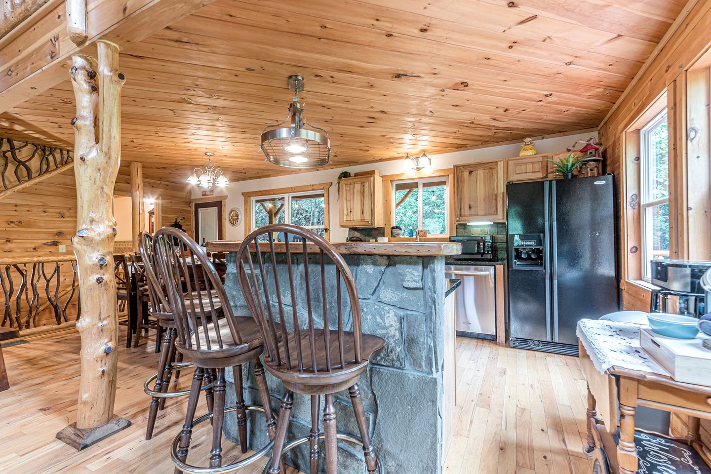 Refreshed Cabin with Spa and Private Deck in Sautee Nacoochee, Georgia