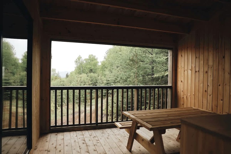 Cabins (Canada, --, --)