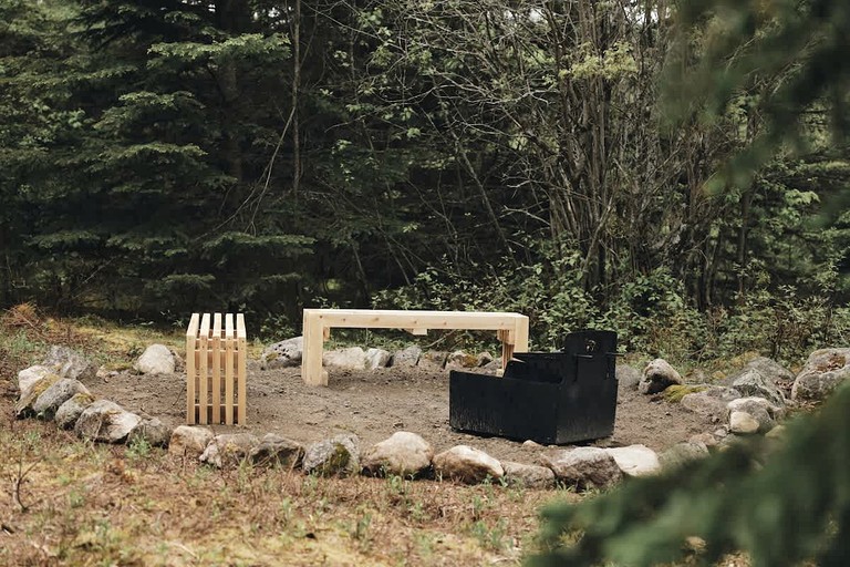 Cabins (Canada, --, --)