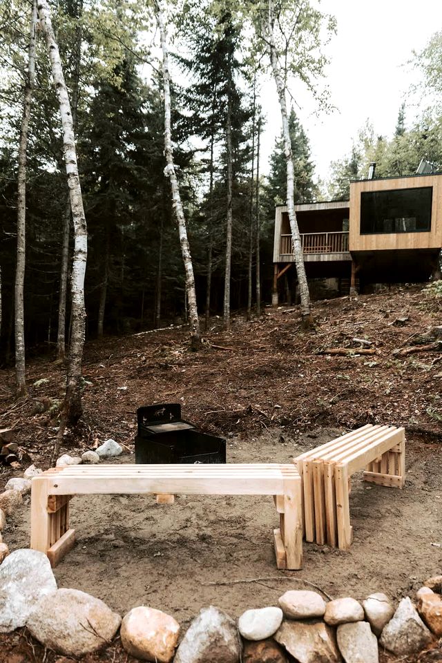 Gorgeous Glamping Refuge with Cozy Fireplace near Lake Nairne and the Hautes-Gorges Mountains, Quebec