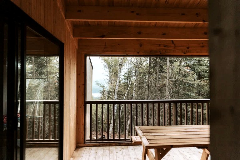 Cabins (Canada, --, --)