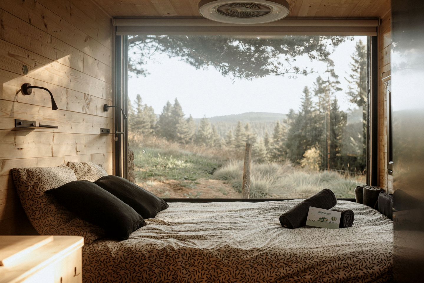 Panoramic Tiny Home with Stunning Forest Views Near Riotord, France