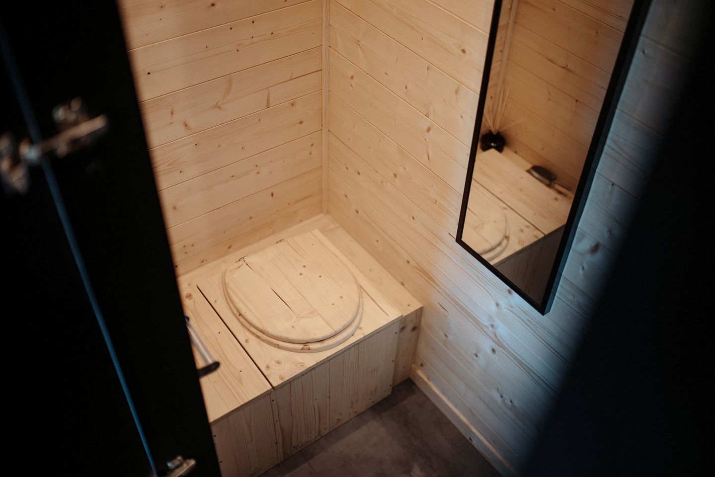 Panoramic Tiny Home with Stunning Forest Views Near Riotord, France