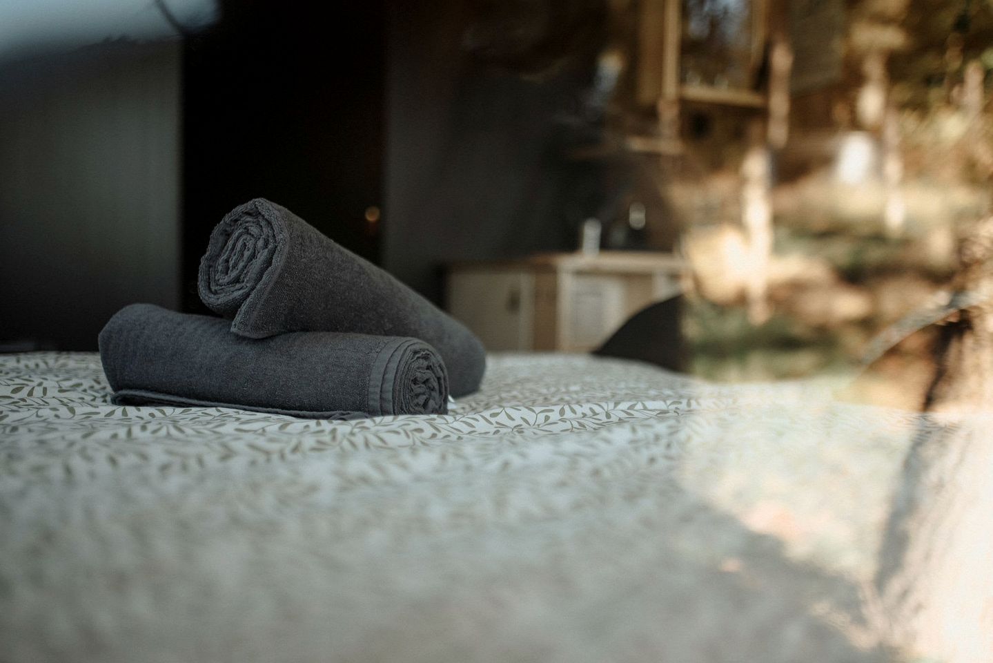 Panoramic Tiny Home with Stunning Forest Views Near Riotord, France