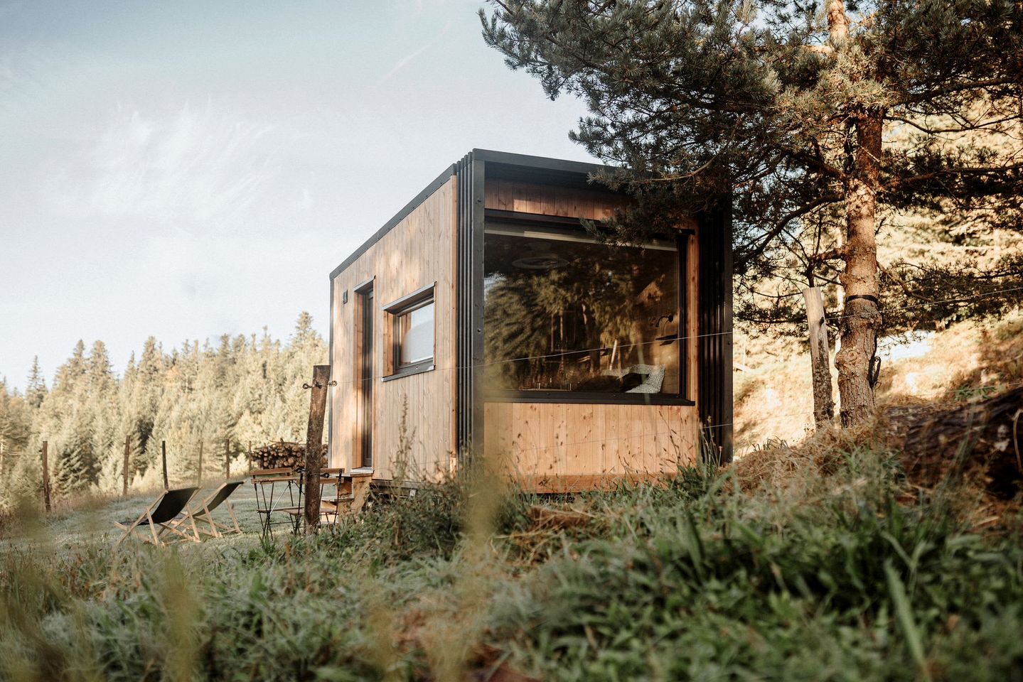 Panoramic Tiny Home with Stunning Forest Views Near Riotord, France