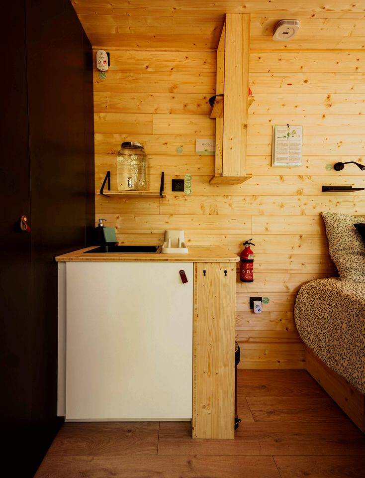 Panoramic Tiny Home with Stunning Forest Views Near Riotord, France