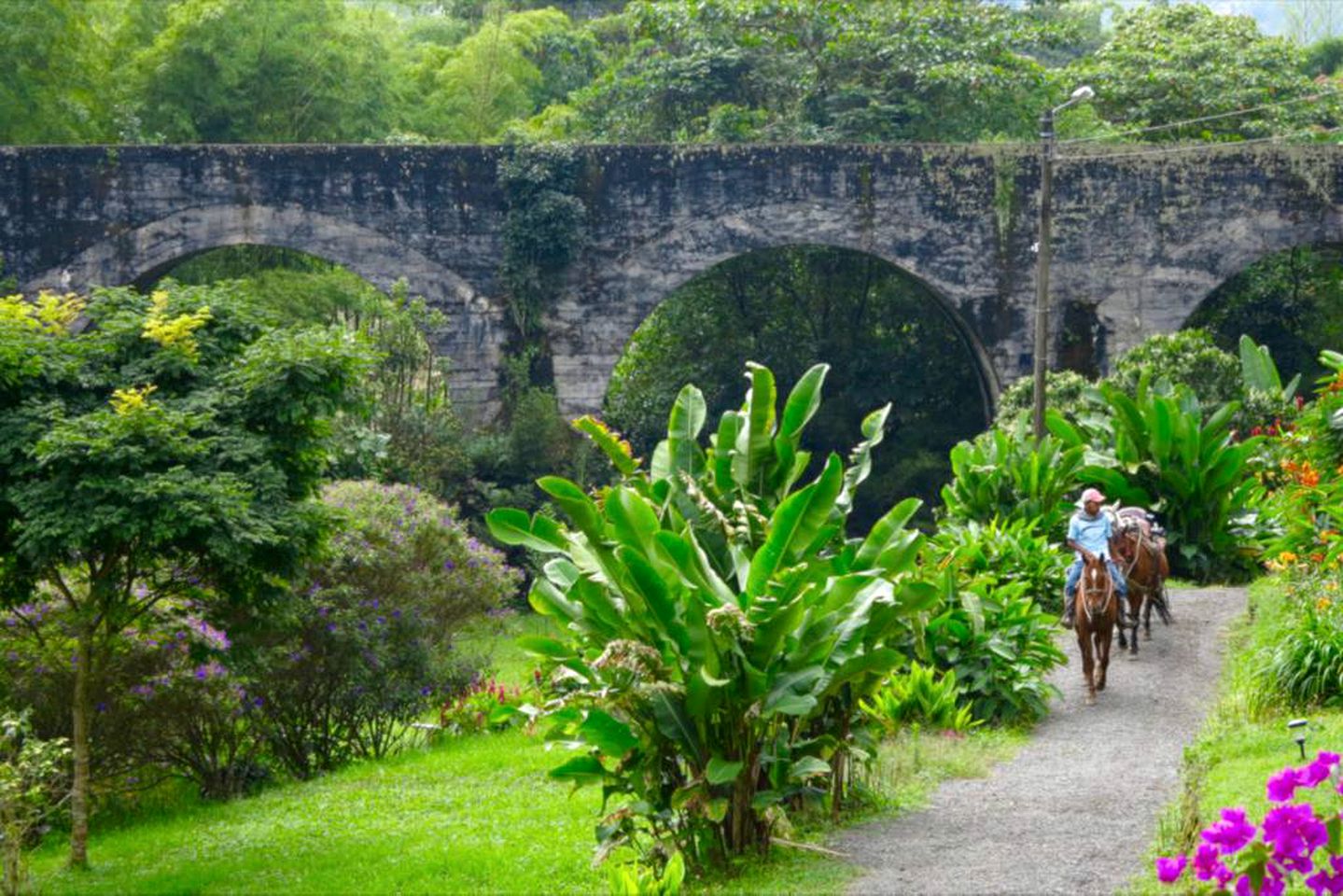 Secluded Riverside Vacation Rental with Gorgeous Surroundings near Salento, Colombia