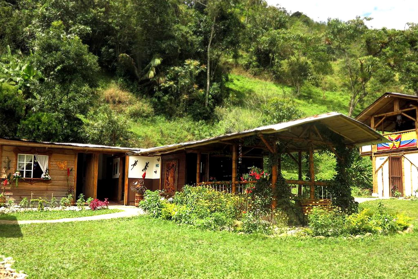 Family-Friendly Vacation Rental in Idyllic Setting near Santa Rita Waterfall, Colombia